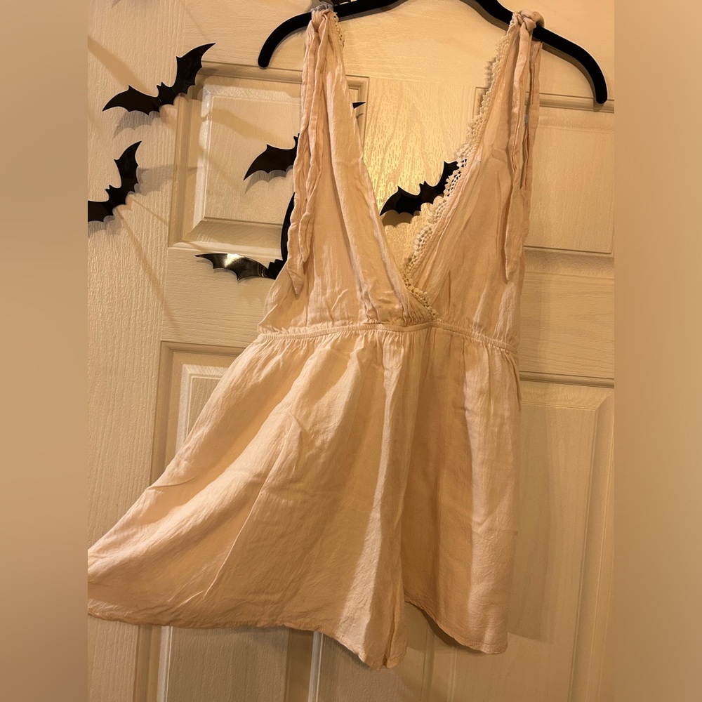 LA Hearts romper size M